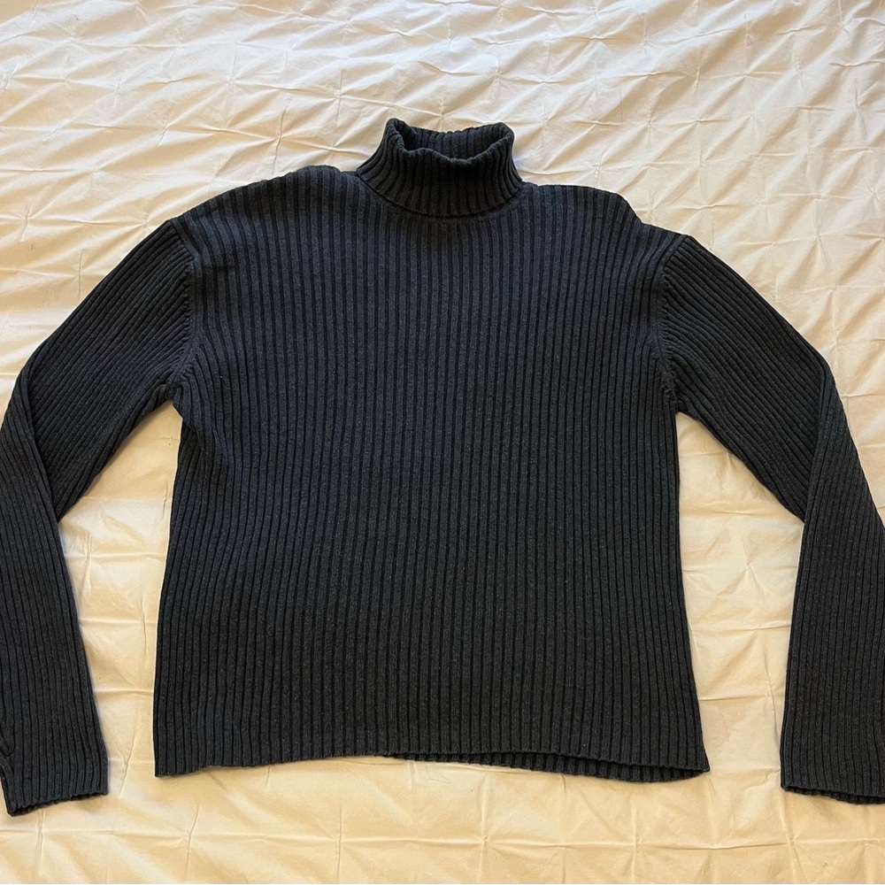 GAP Dark Charcoal Gray Turtleneck Sweater
